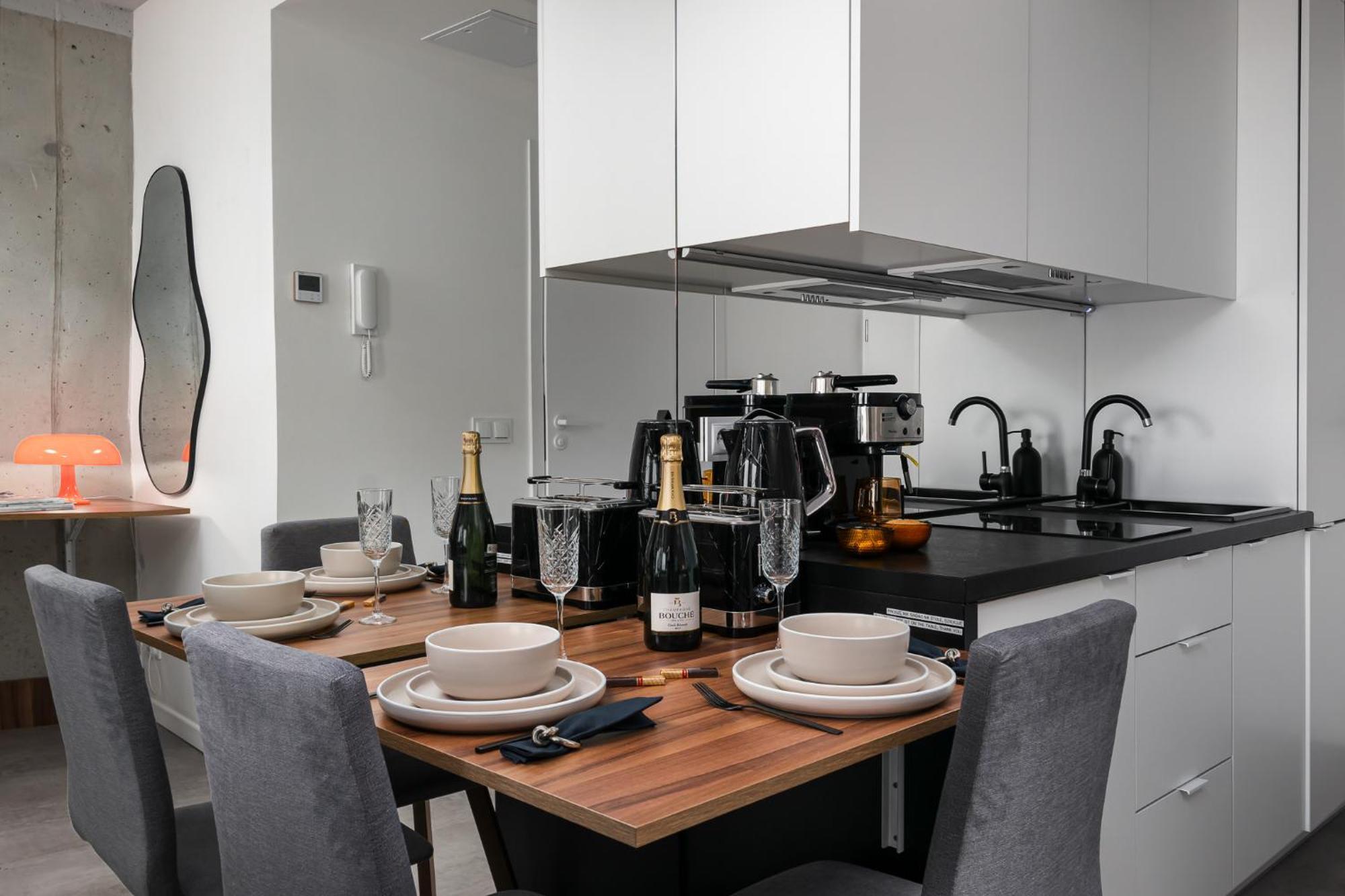 ורוצלב Apartments Wroc'Love By Me &301 Legnicka & Self Check-In 24H & Lift & Air Conditioning מראה חיצוני תמונה
